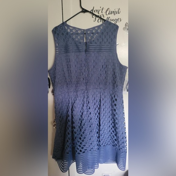 Swing Style Dress NWT - Picture 2 of 3